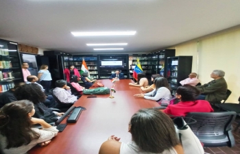 As part of AKAM, EoI Caracas organized 'Bollywood y Arepas' event in the Embassy premises in the presence of select gatherings. Cd'A Suresh Kumar addressed the audience about cultural activities organized by the Embassy.